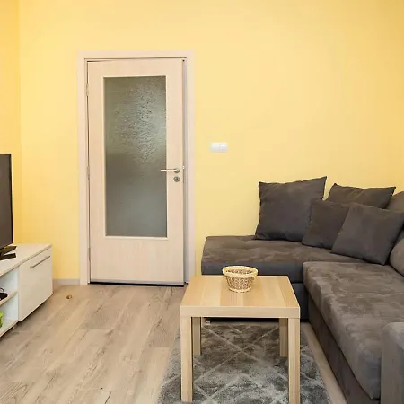 Bright & Spacious 2-bedroom In By Flat Manаger * Varna