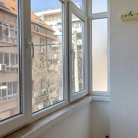 Bright & Spacious 2-bedroom In By Flat Manаger * Warna