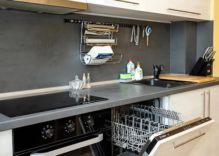 Appartement Bright & Spacious 2-bedroom In By Flat Manаger