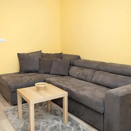 Апартаменти Bright&spacious 2-bedroom In By Flat Manаger Варна