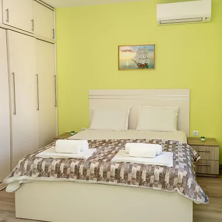 Bright&spacious 2-bedroom In By Flat Manаger Апартаменти *