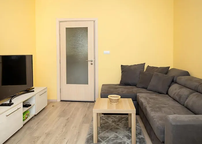 Bright & Spacious 2-bedroom In By Flat Manаger * Βάρνα